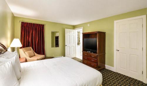 Brattleboro Hotel | Colonial Motel