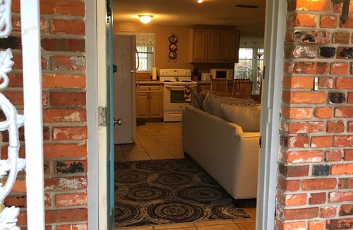 Gulf Gate Estates House | Come live the simple life: Close to Siesta, Relaxing with sunroom, patio.