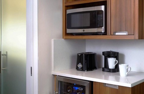 West End House | Comfort and Convenience! Parking, Indoor Pool, Near Smithsonian Museums