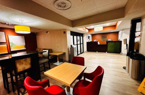 Darien Hotel | Comfort Inn Darien - North Brunswick