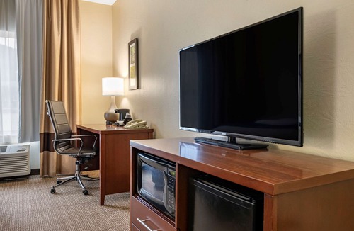 Wilder Hotel | Comfort Inn & Suites Northern Kentucky