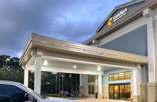 Fruitville Hotel | Comfort Inn & Suites Sarasota I75
