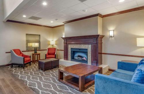 O'Fallon Hotel | Comfort Inn & Suites St Louis-O'Fallon