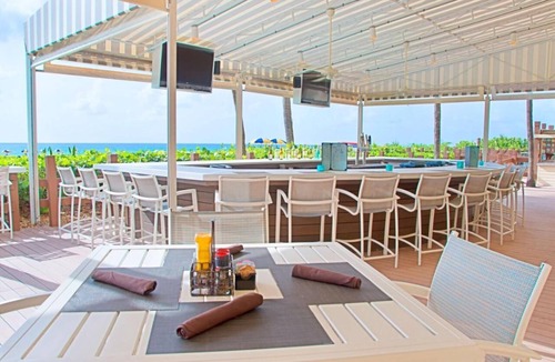 Singer Island Hotel | Comfortable Spot w/Oceanview | Bar & Restaurant