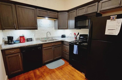 Central Business District Apartment | Comfortable Studio Loft in Historic Building