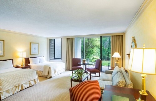 Williamsburg Hotel | Comfortable Williamsburg Hotel for Couples & Families