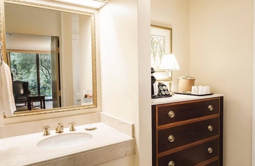 Williamsburg Hotel | Comfortable Williamsburg Hotel for Couples & Families