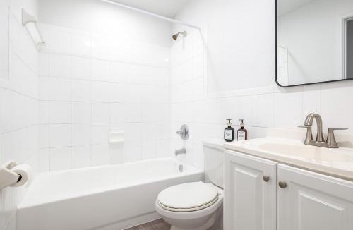 Riverside Park Apartment | Comfy 2BR Apartment Near Las Olas with Patio, BBQ and FREE PARKING