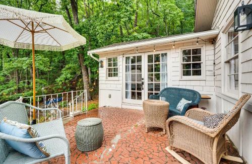 Lynn House | Comfy Cottage Charmer w/Patio Garden in Tryon