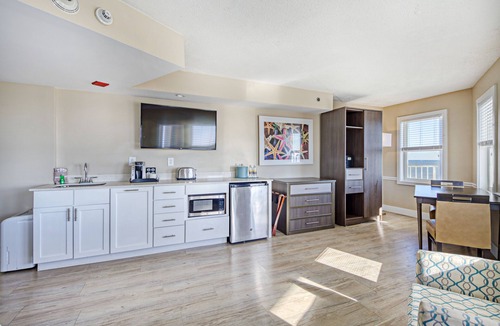 Ocean City Hotel | Commander Hotel & Suites