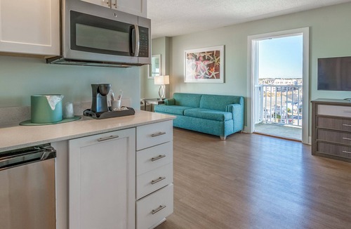Ocean City Hotel | Commander Hotel & Suites