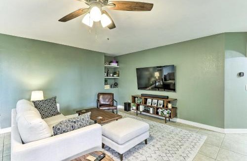 Camelback East Apartment | Condo with Community PoolandHot Tub Less Than 6 Mi to Old Town