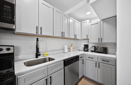 Reading Apartment | Contemporary 2BR near dining and transit