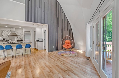 Haymarket House | Contemporary Architectural Gem: Modern Retreat 5 Bedroom Home