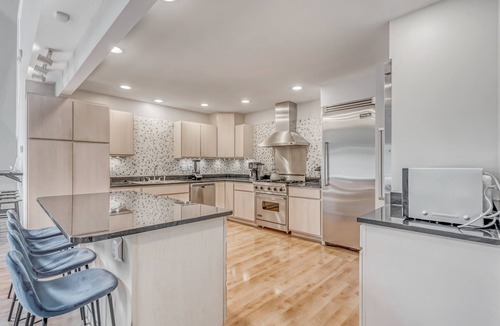 Haymarket House | Contemporary Architectural Gem: Modern Retreat 5 Bedroom Home