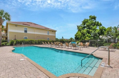 McGregor Condo | Convenient location to all stores. Cozy furnished home. All amenities!