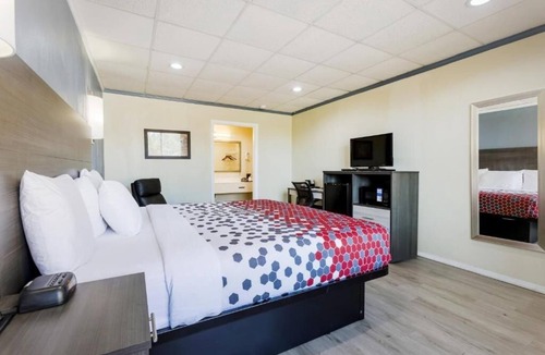 Wytheville Hotel | Convenient Southwest Virginia Stay Near I-81 & I-52| Parking Included
