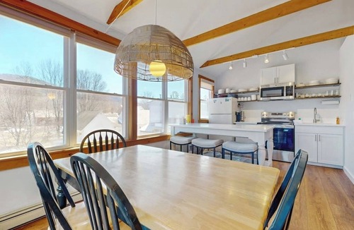 Proctorsville Condo | Convenient village condo w/mountain views, close to Okemo, partial a/c, w/d