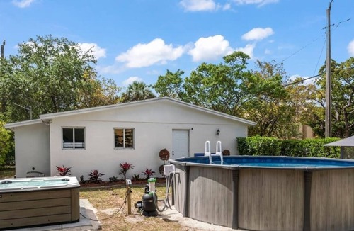Wynwood Art District House | Cool Villa w/ BBQ, Pool & Spa.