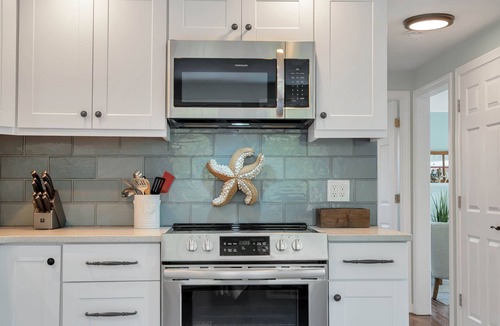 Old Saybrook House | Cornfield Point Beach. Summer retreat. Family Friendly. Weekend Warriors.
