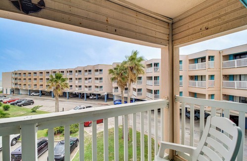 North Beach Condo | Corpus Christi Ocean-View Condo, Walk to the Beach