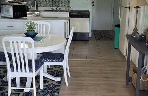 Clermont Condo | Cosy vacation cottage within walking distance of beautiful Lake Louisa
