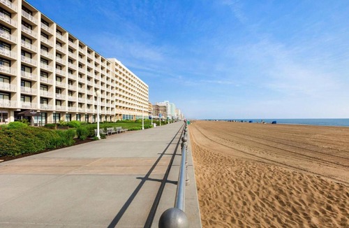 Northeast Virginia Beach Hotel | Country Inn & Suites by Radisson, Virginia Beach Oceanfront