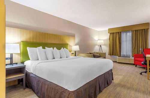 Newport News Hotel | Country Inn & Suites by Radisson, Newport News South, VA