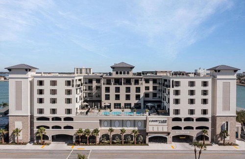 Clearwater Beach Hotel | Courtyard by Marriott Clearwater Beach