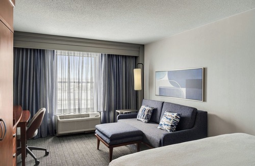 Lindenwald Hotel | Courtyard by Marriott Hamilton