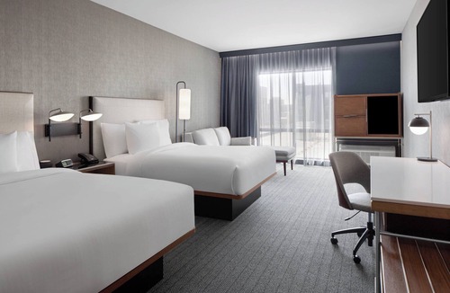 Lansing Hotel | Courtyard by Marriott Lansing Downtown
