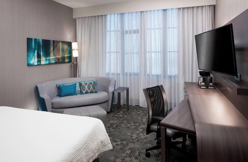 Downtown Omaha Hotel | Courtyard by Marriott Omaha Downtown