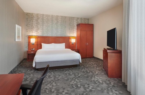 Ottawa Division Hotel | Courtyard by Marriott Ottawa East