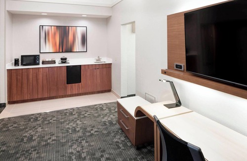 Ferry Pass Hotel | Courtyard by Marriott Pensacola