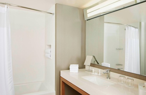 Lake George Hotel | Courtyard by Marriott Lake George