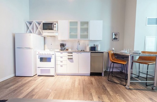 Central Business District Apartment | Cozy 1-Bedroom Apartment In serene Cincinnati With Ac and gym access