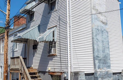Lower Lawrenceville Apartment | Cozy 1-bedroom apartment in charming Pittsburgh with WiFi, AC