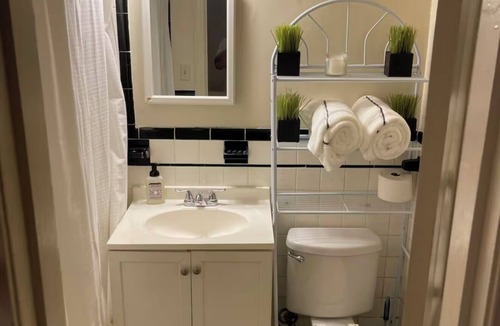 Mount Vernon Triangle Apartment | Cozy 1-bedroom apartment great location Washington dc