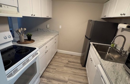 Park East Apartment | Cozy 1-bedroom apartment with AC in charming Sarasota
