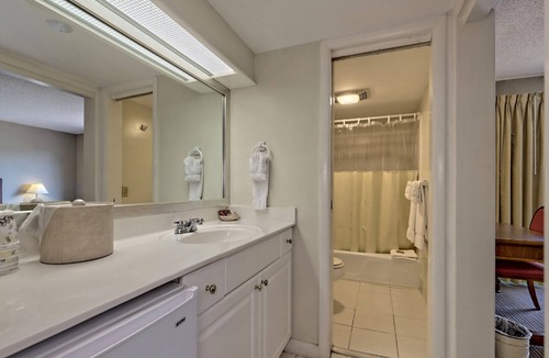 Clayton Hotel | Cozy 1-Bedroom Retreat in Clayton, GA with Two Queen Beds