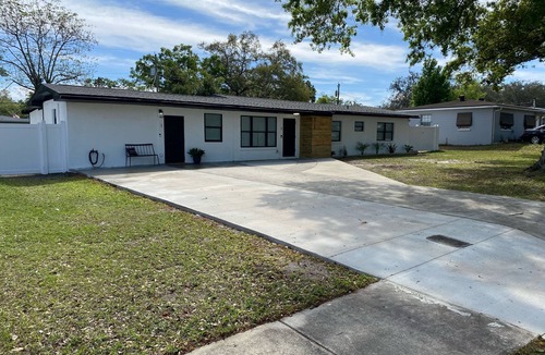 Temple Crest Apartment | Cozy 1-bedroom studio in perfect Tampa with AC