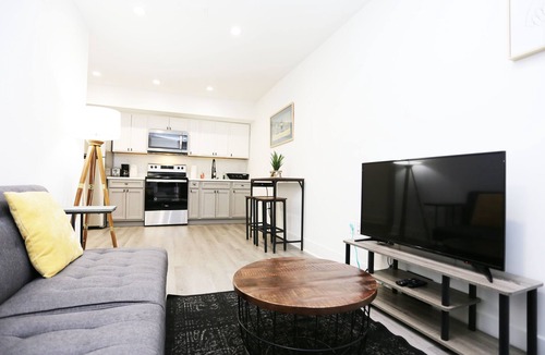 Petworth Bed & Breakfast | Cozy 1BR in Petworth with WiFi & Garden View