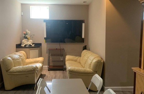 Lanham House | Cozy 2-basement bedroom and 1 bath with exterior entrance