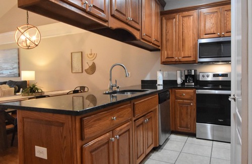 Valona Condo | Cozy 2-bedroom condo in charming Townsend with WiFi, AC