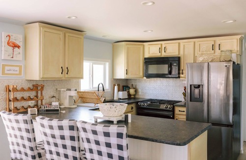 Bowers Beach Cottage | Cozy 2-bedroom, Dog friendly cottage in Bowers Beach - Steps From the Sand!