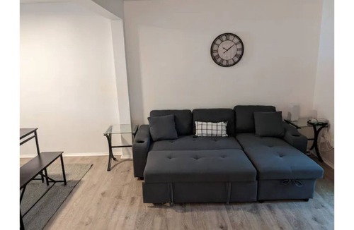 Northwest House | Cozy 2-bedroom townhouse close to the beach.