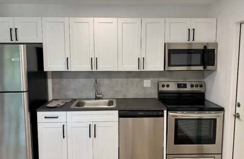 Harbordale Apartment | Cozy 2 bedroom apartments - Centrally Located!