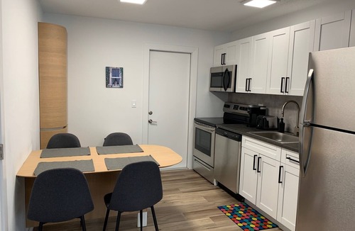 Harbordale Apartment | Cozy 2 bedroom apartments - Centrally Located!