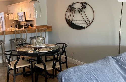 Jupiter Village Villa | Cozy 2-bedroom villa in beautiful Jupiter with large fenced in backyard!