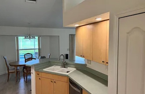 White Marsh House | Cozy 3 bedroom 2 bathroom house.